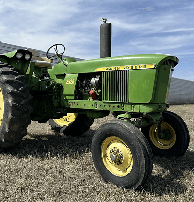 Old John Deere Tractor 2520