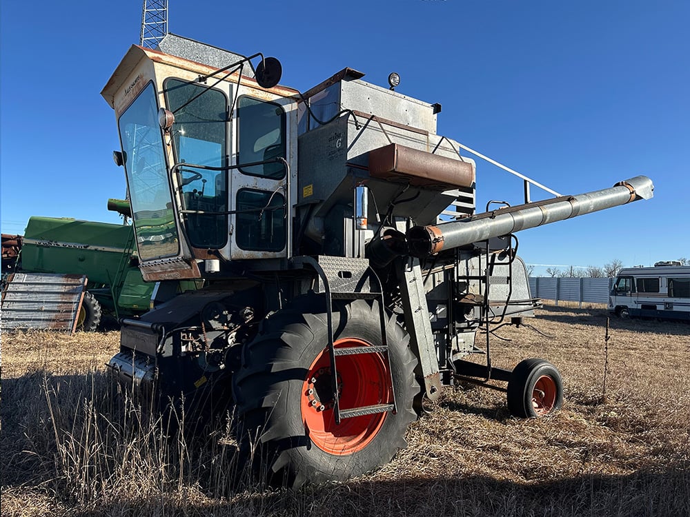 Silver allis-chalmers harvestor