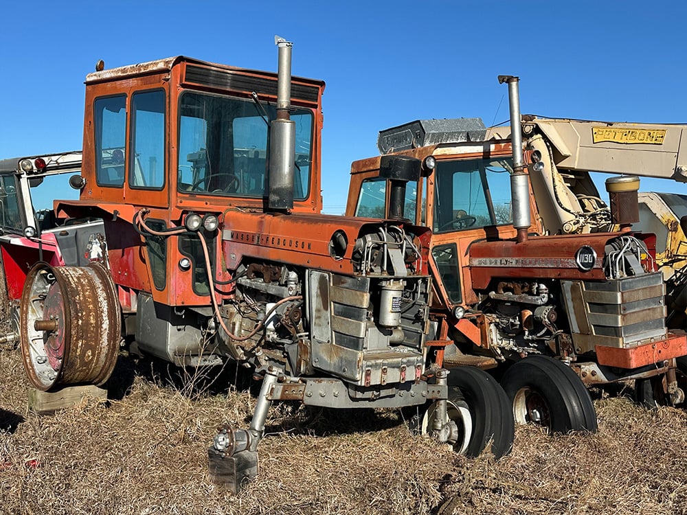 Massey-Ferguson Salvaged Tractor missing front wheels and back left tire